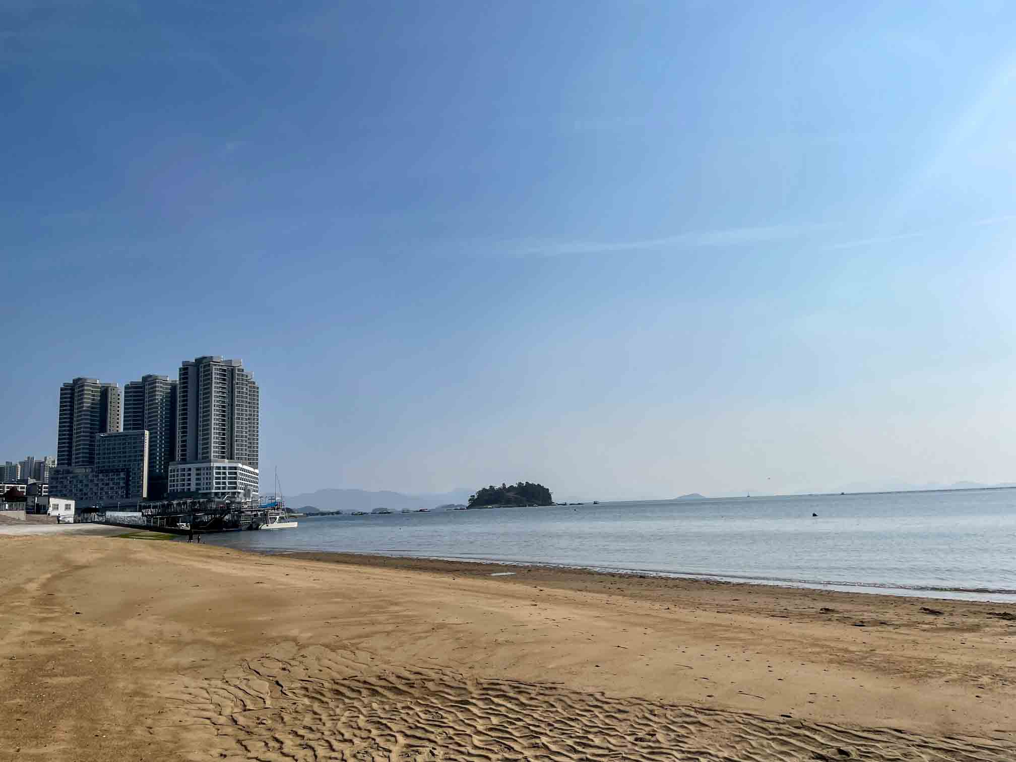 여수 웅천해수욕장, 웅천친수공원