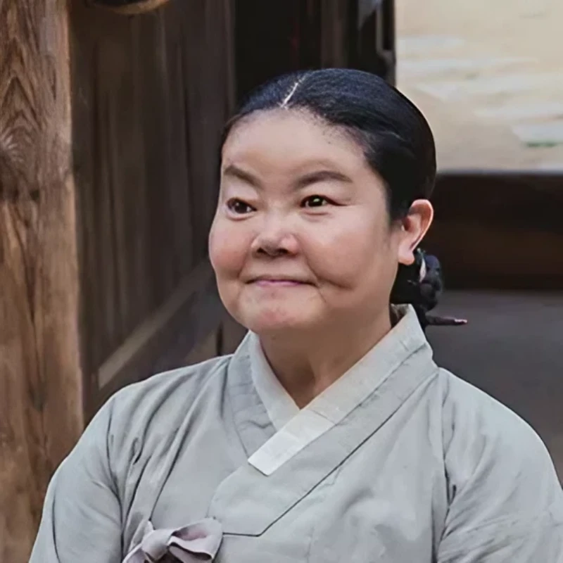 밤에 피는 꽃에서 봉말댁을 연기하는 남미정