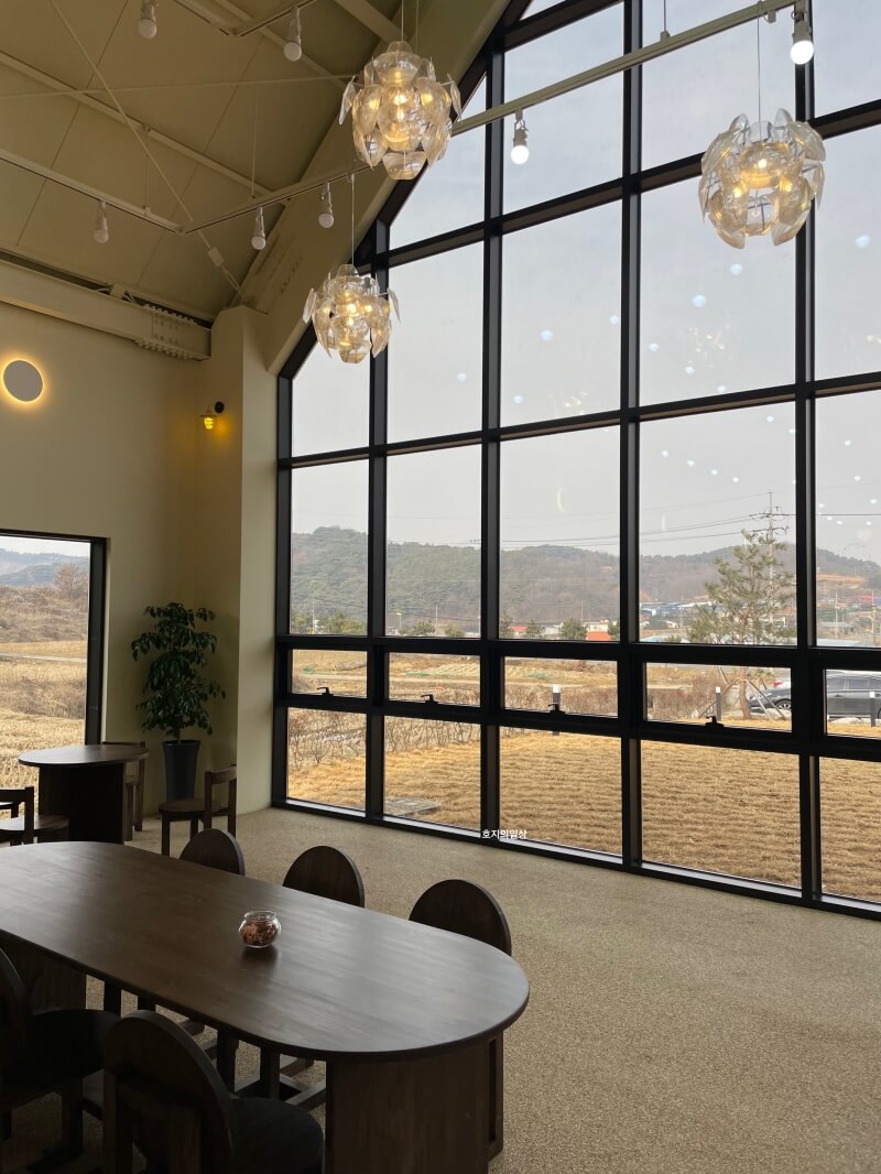 충남 보령 천북 굴단지 맛집 카페 장은리 - 매장뷰