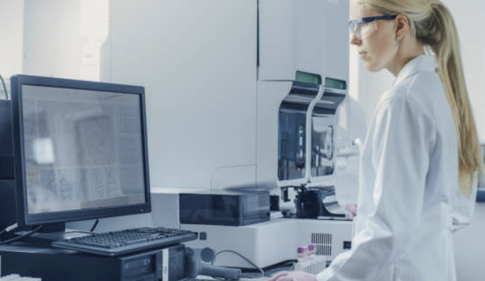 Foundation model이 LC-MS 데이터 해석을 바꾸는 지점