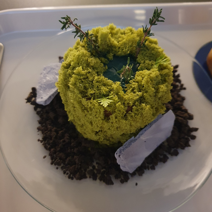 진짜 못처럼 생김