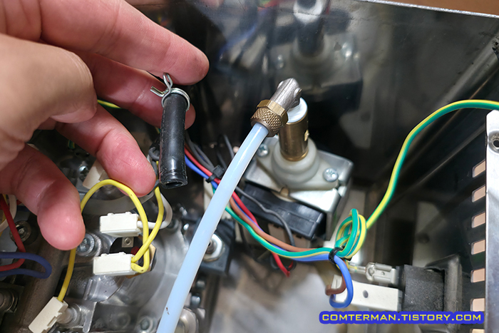 가찌아 클래식 솔레노이드 밸브 호스 분리