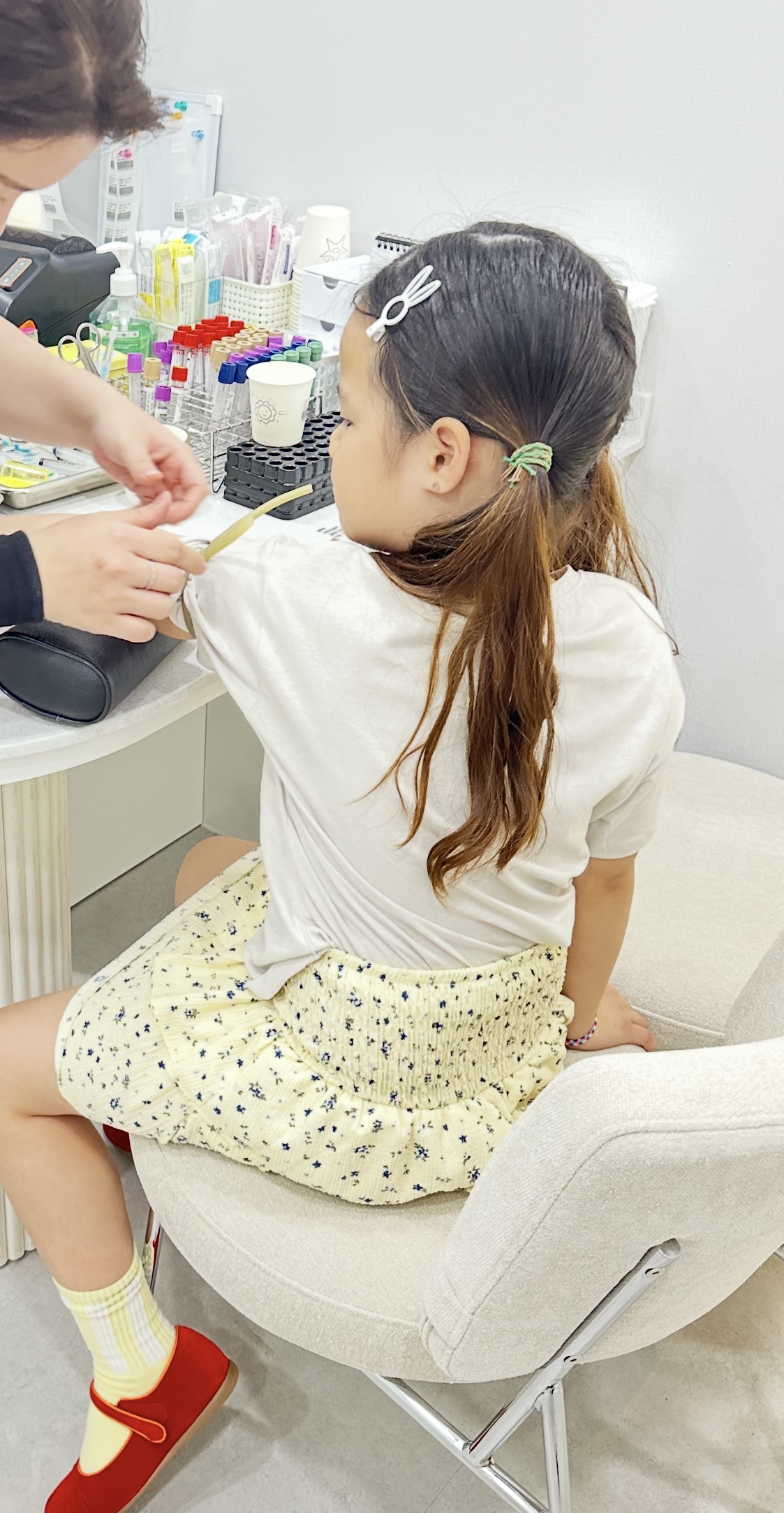 성조숙증 주사 맞는 아이 동남아 해외 연수 준비 체크리스트