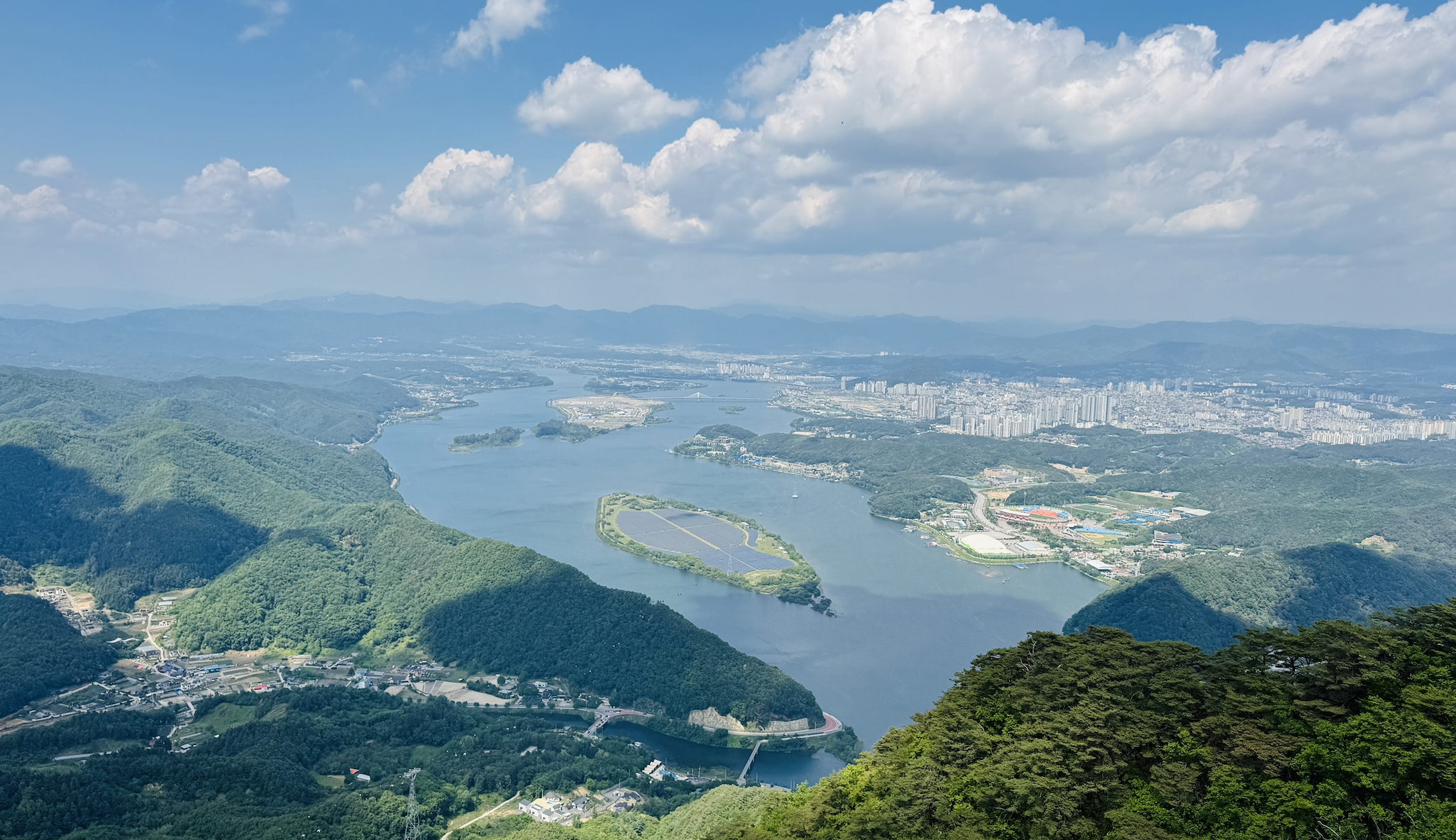 삼악산 전망대에서 바라보는 북한강 풍경
