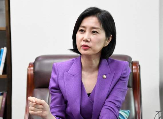 허은아 국회의원 승무원 경력