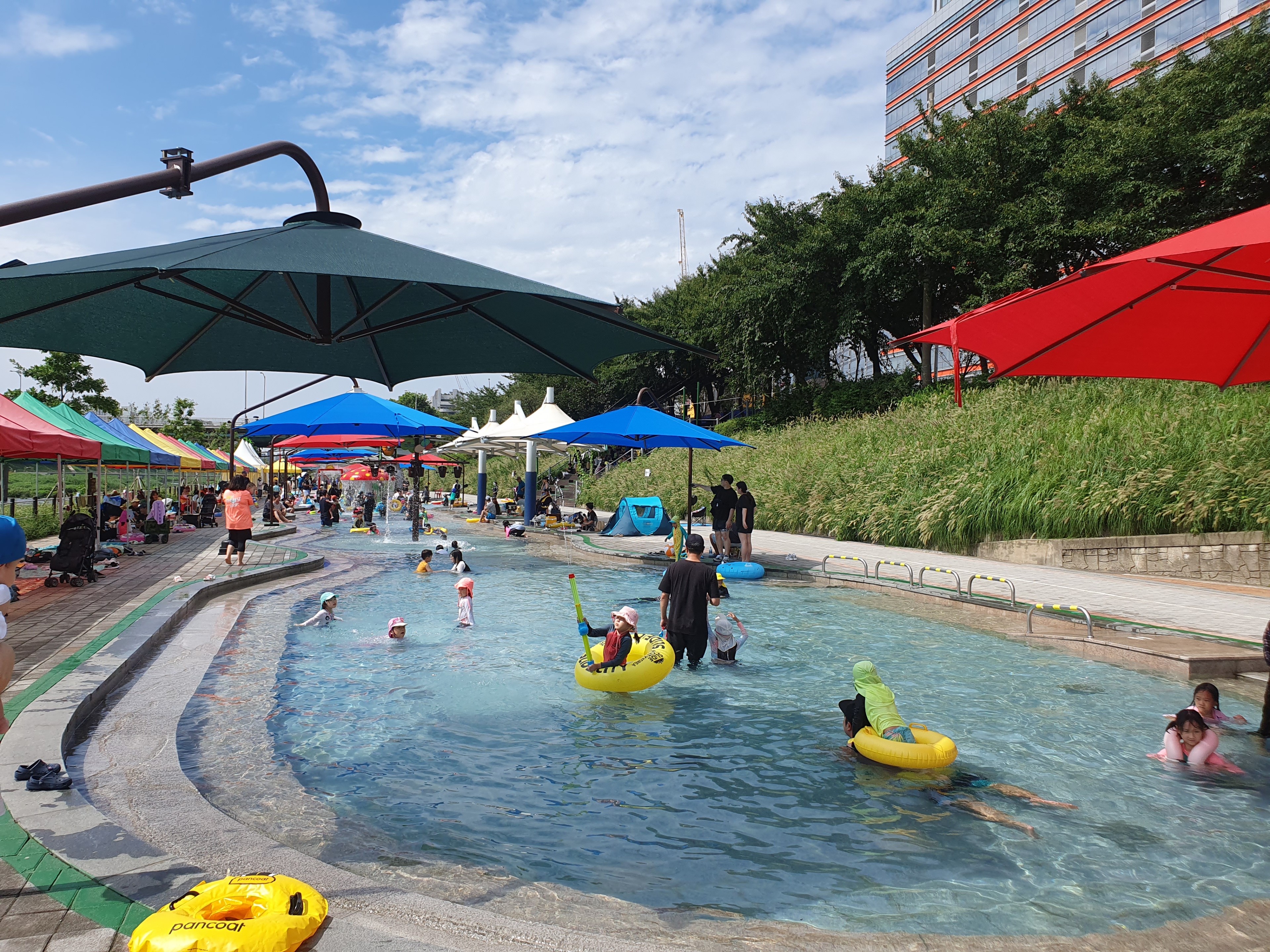 금천구 안양천 물놀이터 '퐁당퐁당' (출처: 본인)