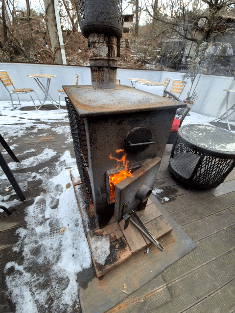 백란 화목 난로의 열기