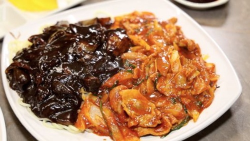 제육짜장-동네한바퀴