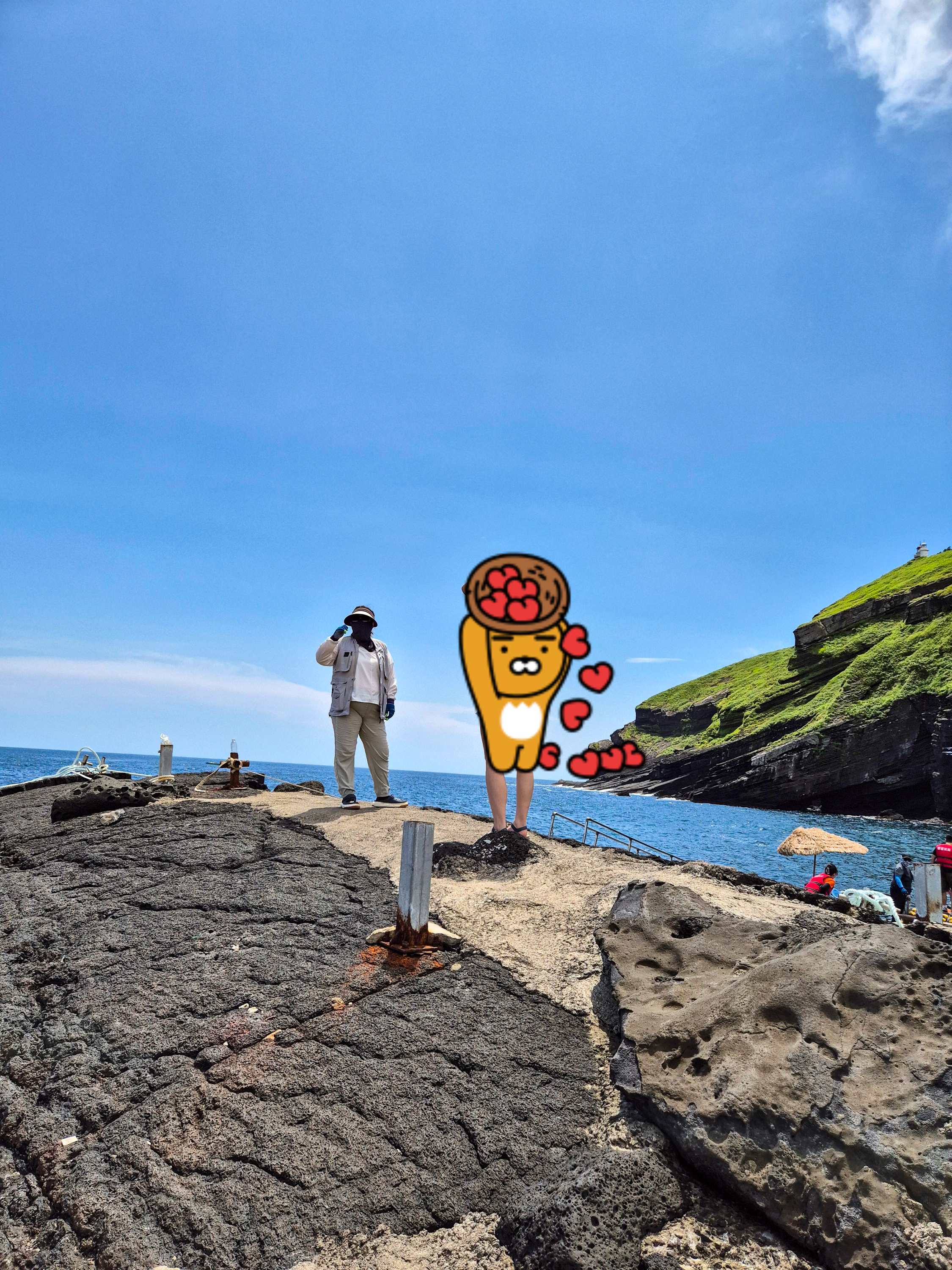 우도 동굴보트 검멀레 선착장 뷰가 좋다.