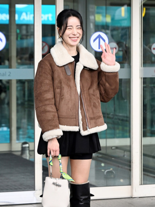 임지연 공항패션 시슬리 무스탕 착용