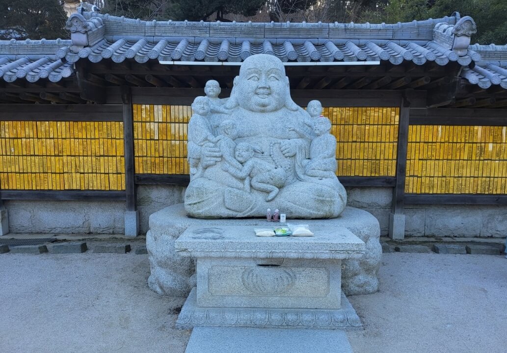 파주 약천사 : 심학산 거대 약사여래불과 영험한 약수가 있는 힐링 사찰