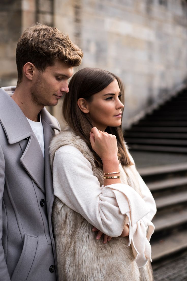 1969년 알도 치풀로가 설계한 결속과 구속의 상징인 까르띠에 러브 아카이브 디자인