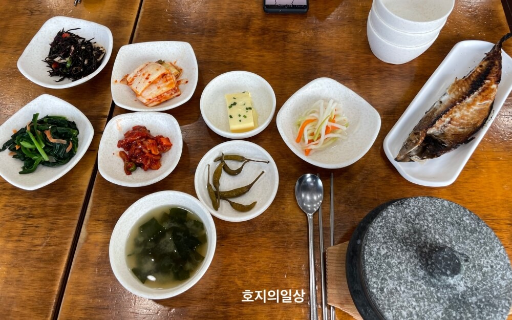 제주 구좌 전복 맛집 명진전복 - 전복돌솥밥 등장