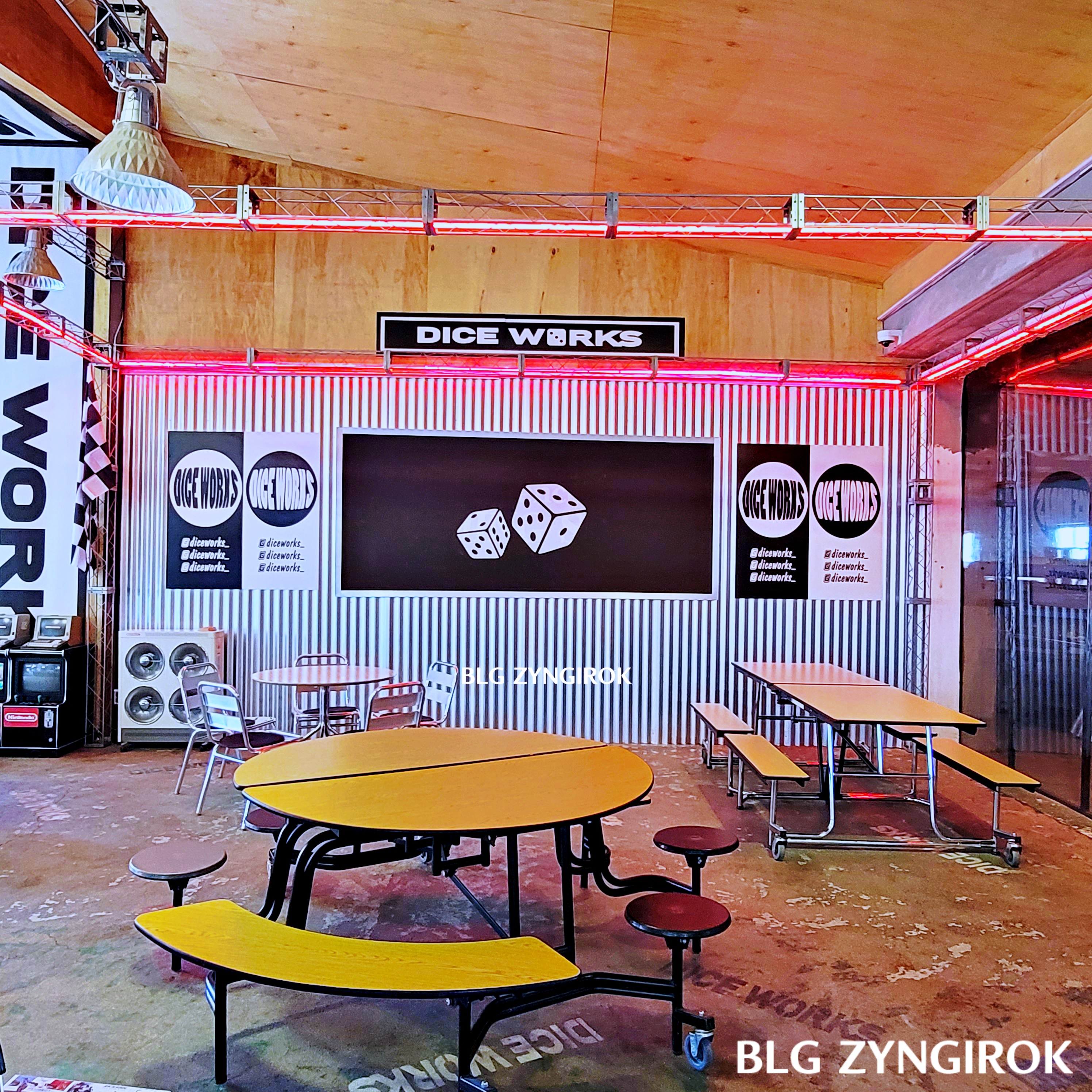 양주 카페 DICE WORKS - 내부 인테리어 모습이다.
