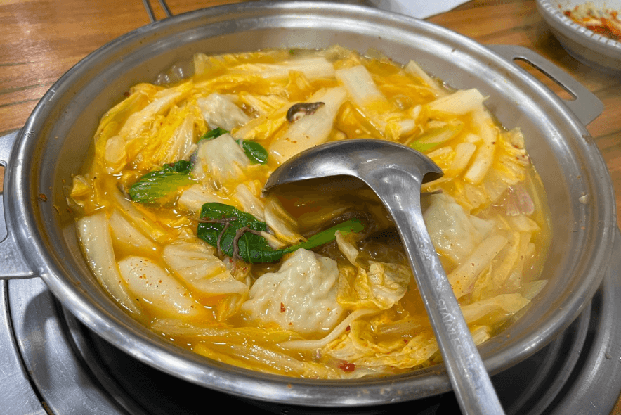 생방송투데이 황해도식 만두전골 종로 맛집