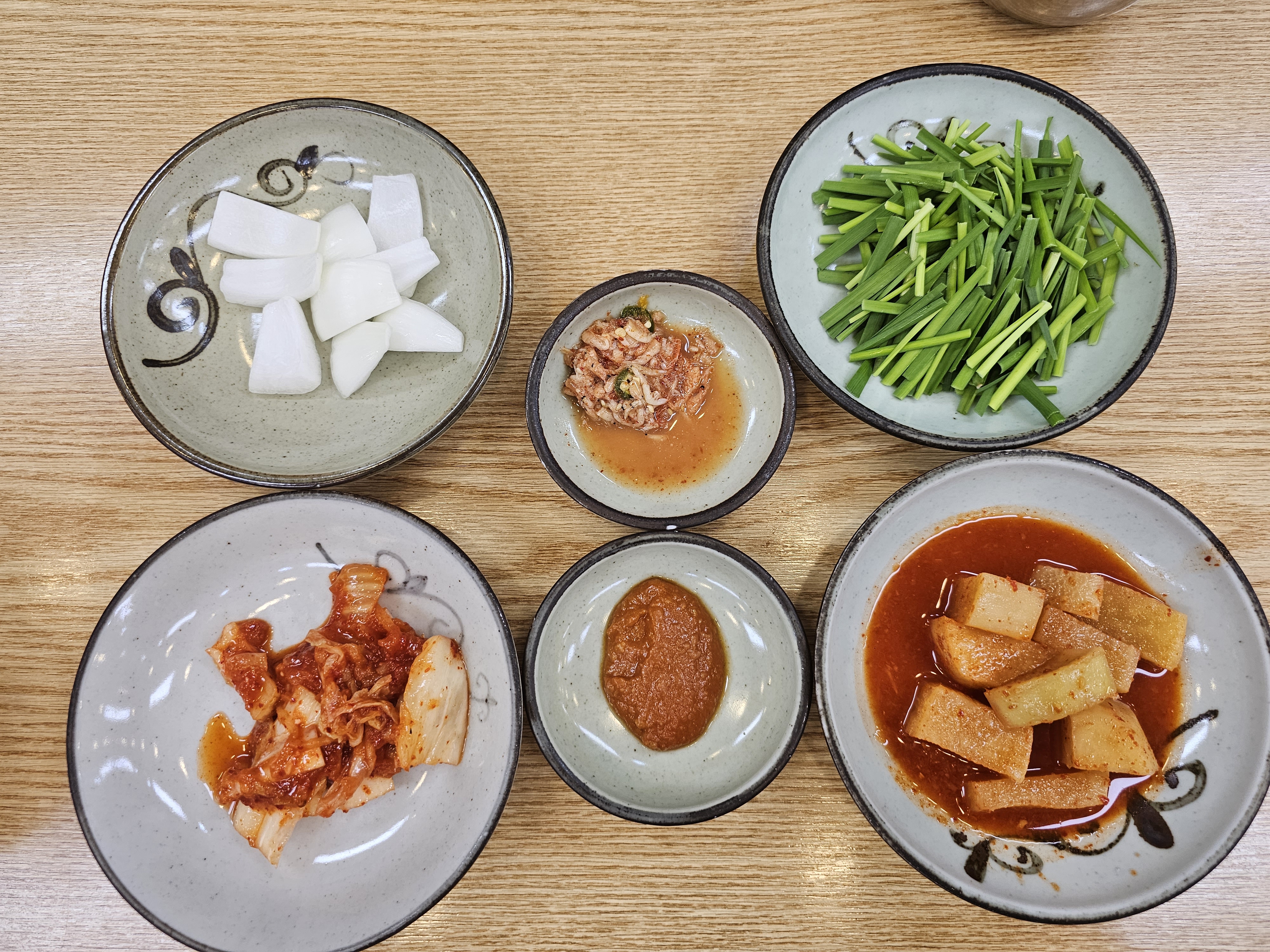 인천_서구_가정동_신의주찹쌀순대_기본반찬