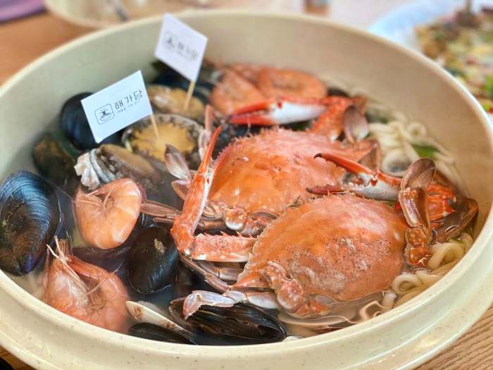 경주 황리단길 맛집 추천 생방송투데이 지금이 딱이야! 동해 바다 대게 해물칼국수 대게찜 오늘방송 자족식당