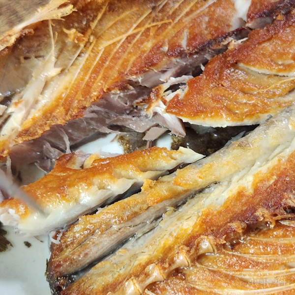 촉촉한_간고등어_살_01