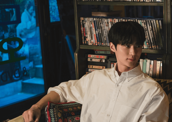 선재업고튀어 임솔을 보고있는 류선재