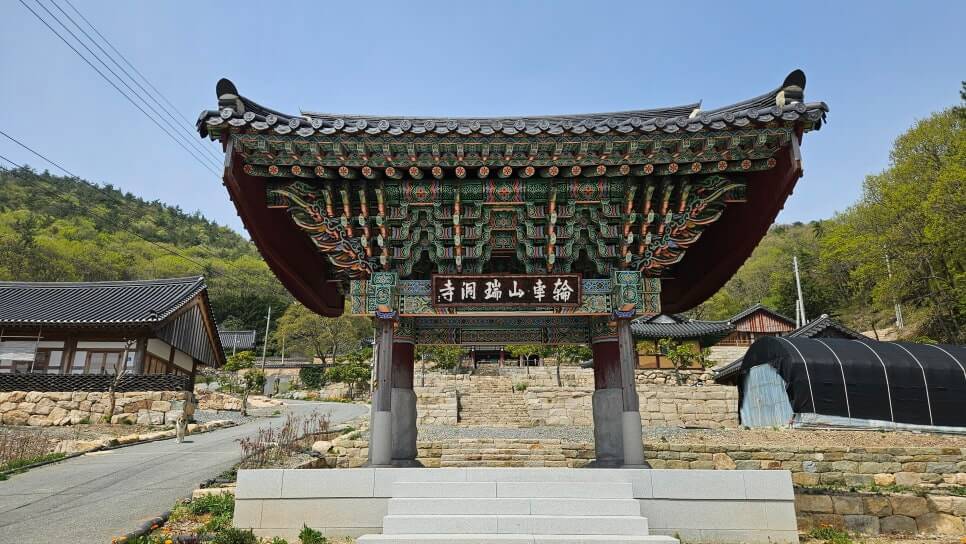 해남 서동사 : 보물 대웅전과 동백 숲이 건네는 천년의 위로