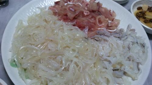 울릉도 레트로 분위기 실내 포차 오징어회 오징어찌개 오징어 요리 맛집 추천