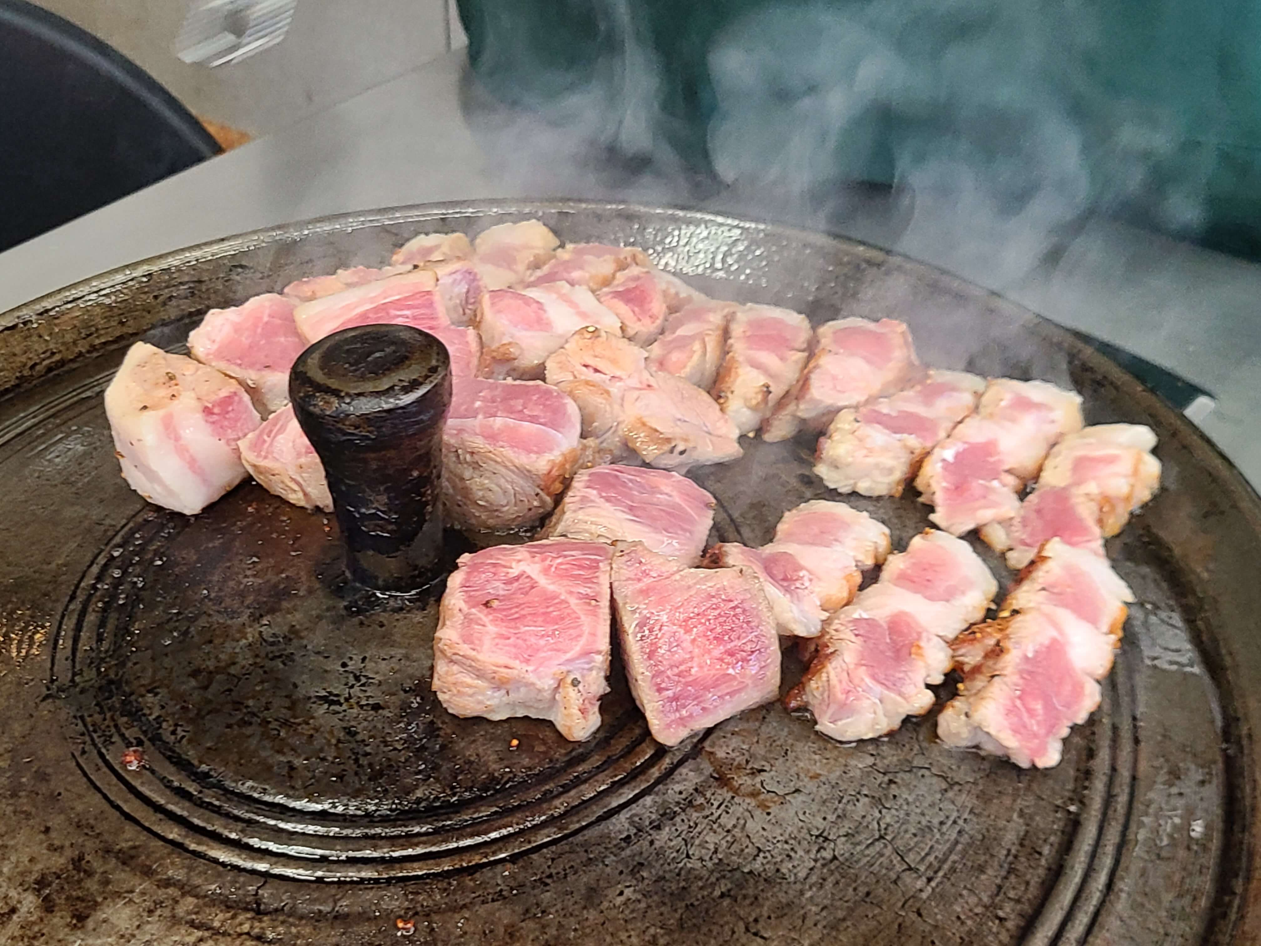 먹기 좋게 잘라주신 고기들