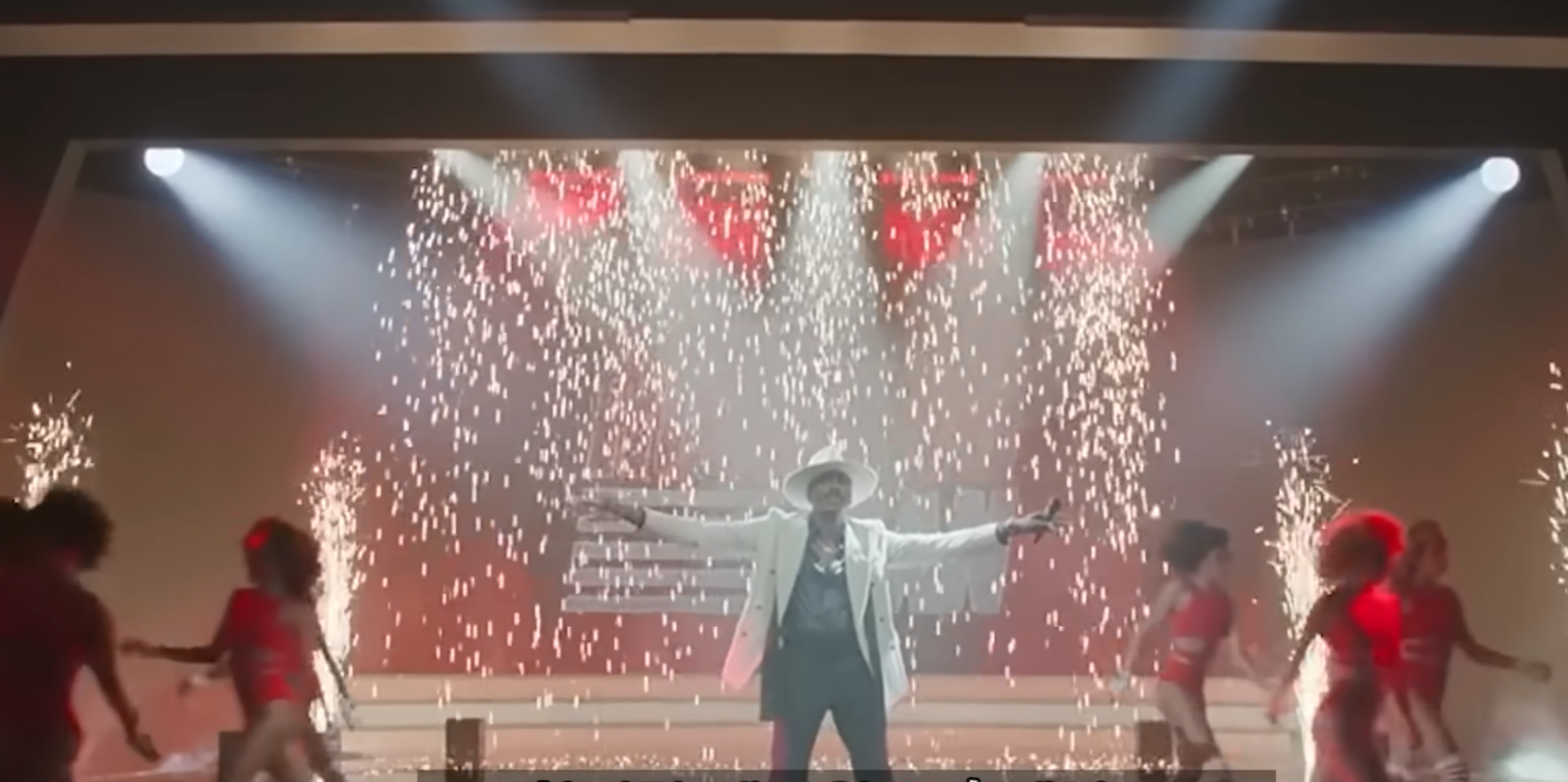 영화 러닝맨 2025 한 장면