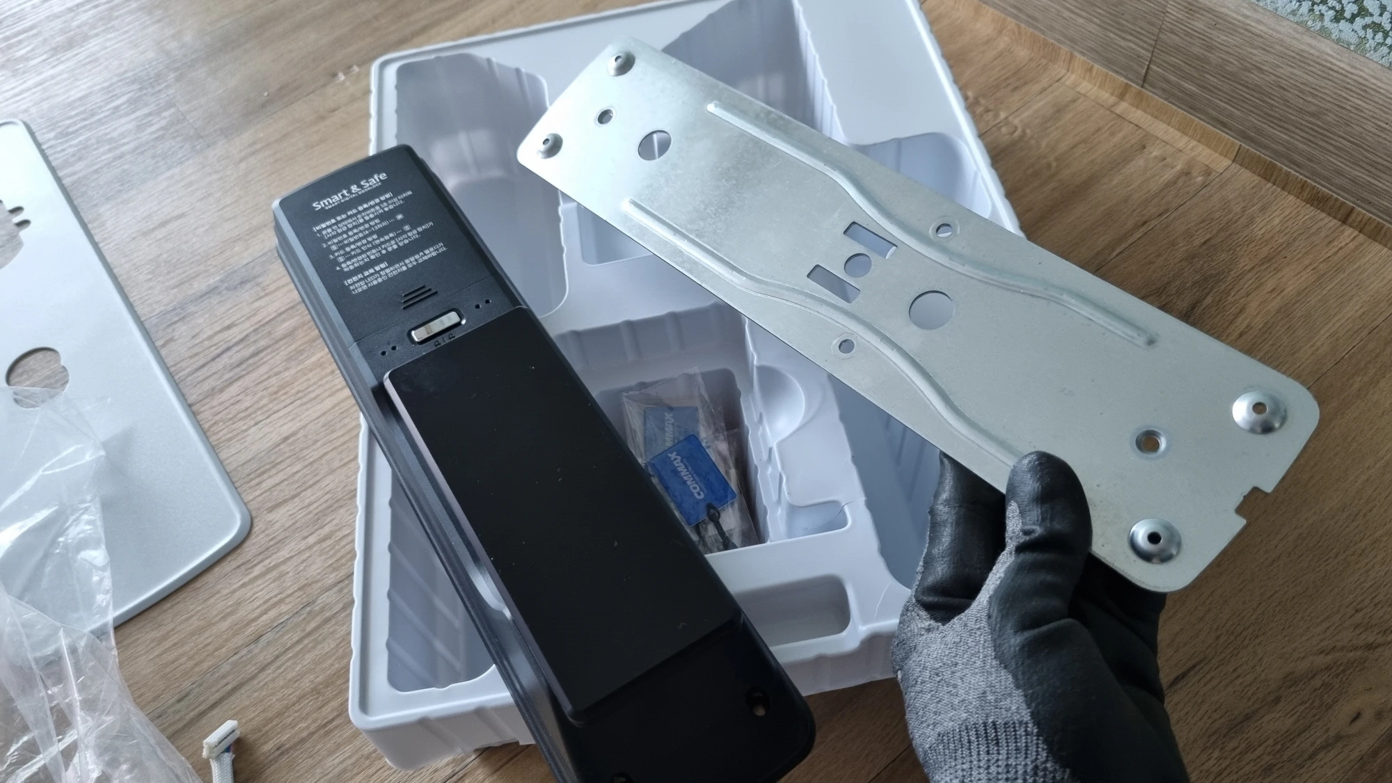 도어록 설치 보강판