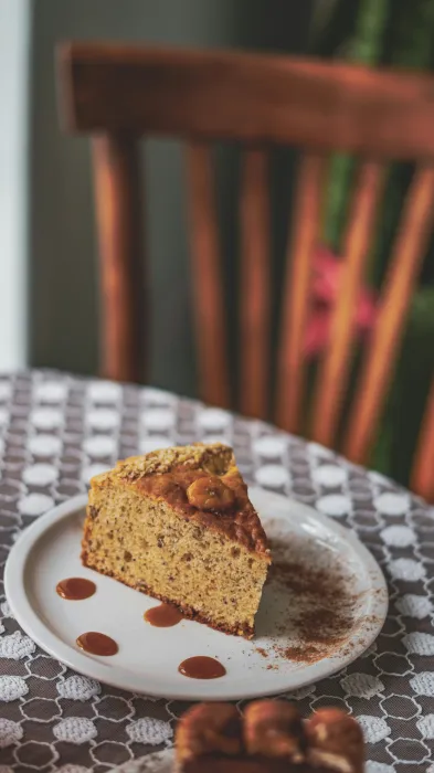 그릇에-담긴-호두-케익