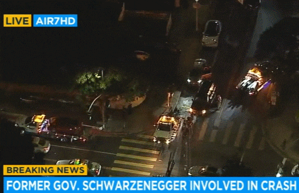 슈워제네거, LA서 4중 충돌 사고 내 VIDEO: Arnold Schwarzenegger, incidente d'auto a Los Angel