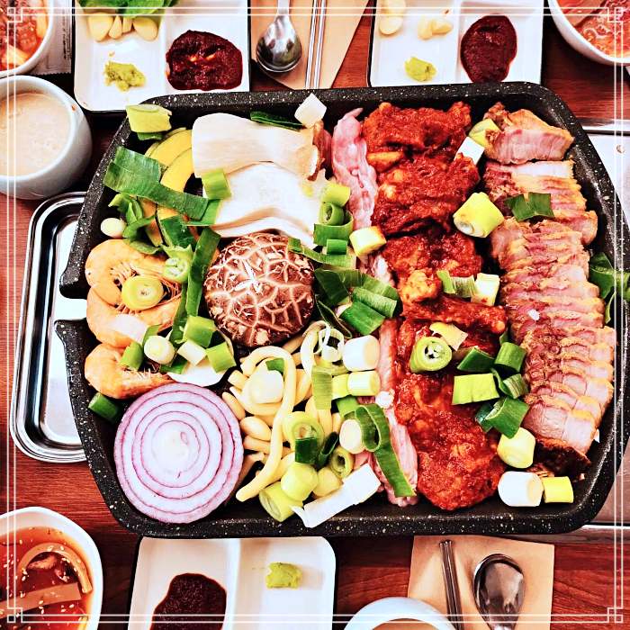 생방송투데이 100년 만에 개방, 한옥 길, 삼청동 항아리 커피숯 바베큐 삼겹살, 불쭈꾸미 맛집
