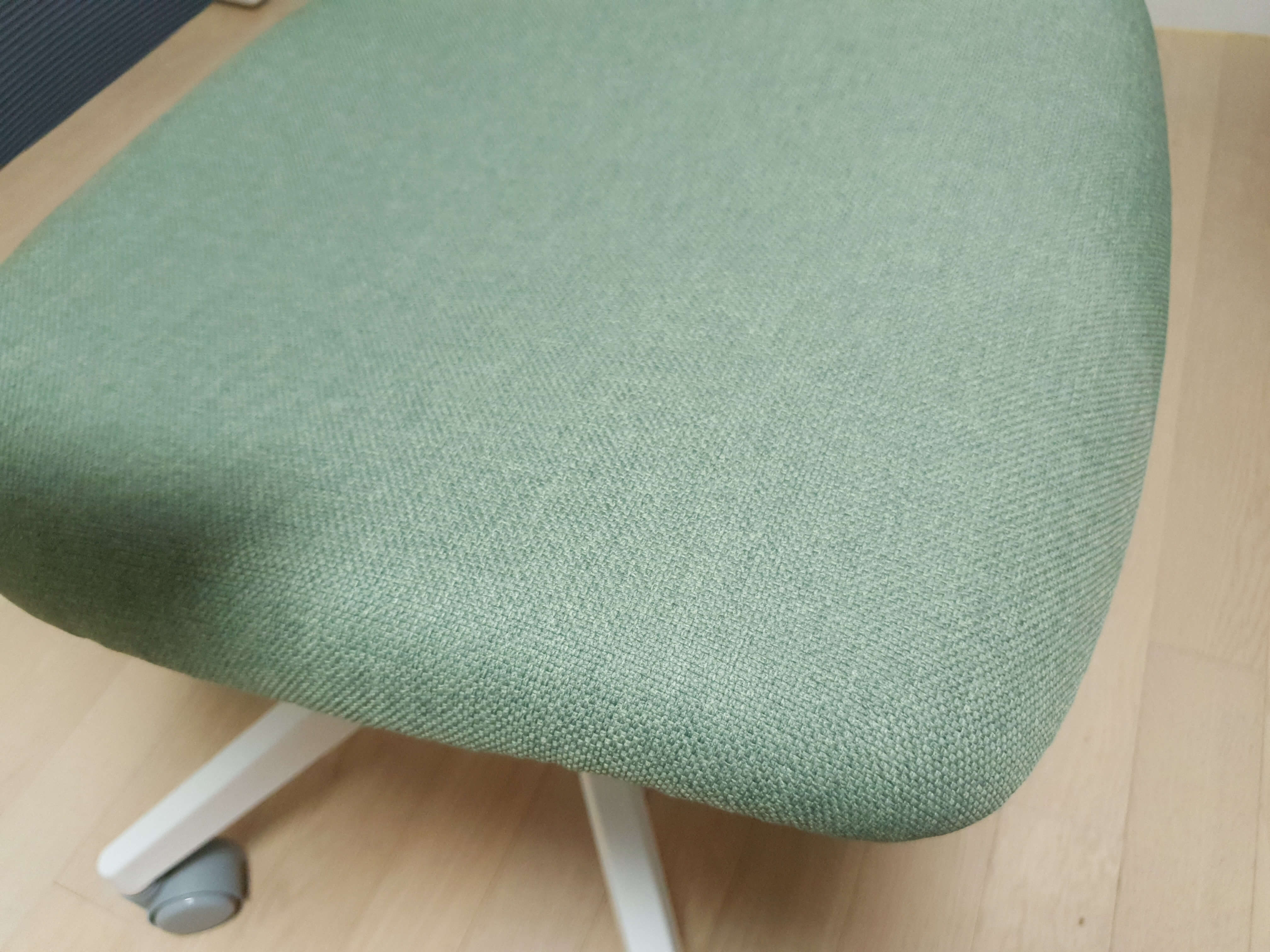 초등학생-책상-의자-일룸-재질