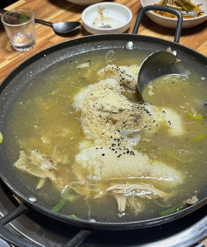 능이-닭백숙-새재황토방