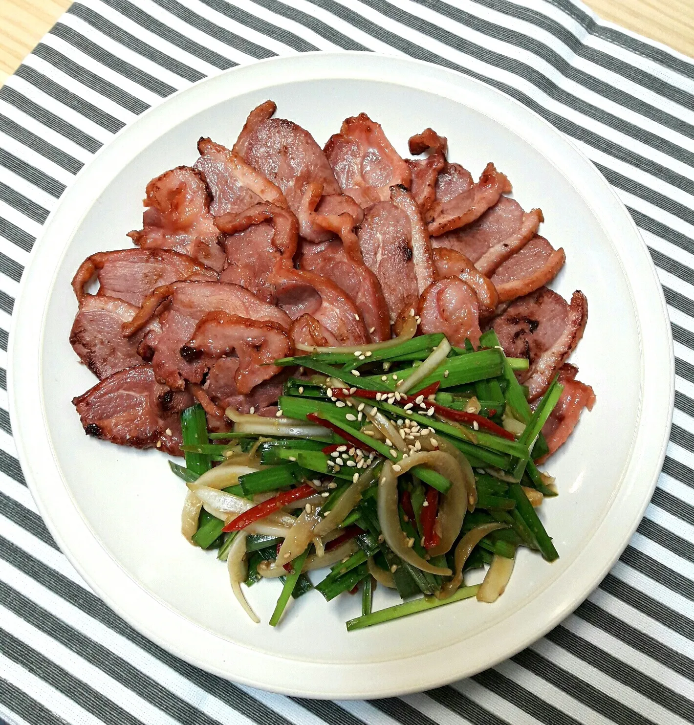 오리훈제 맛있게 먹는 법과 어울리는 재료 추천 정리_1