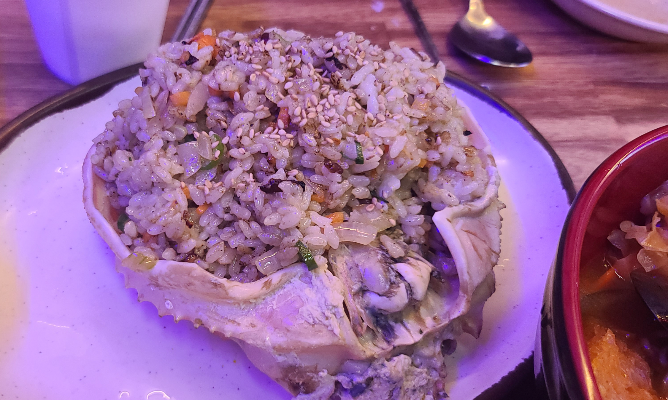 상대원맛집 11월제철음식 대게 킹크랩 랍스터 죽해수산 성남맛집 대게맛집 영업시간 메뉴판 기본반찬 통오징어버터구이 가리비찜 대하찜 연태고량주 컨디션스틱 보관냉장고 대게 대게내장 수율 대게살 볶음밥