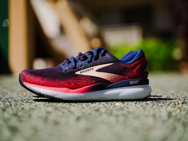 브룩스 고스트 16