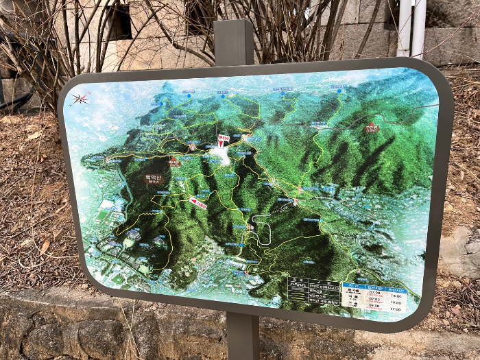 말바위 가는길에 봤던 안내도