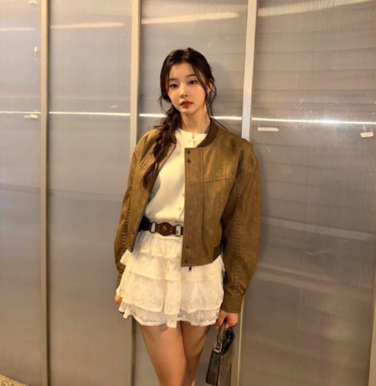 모델-이시안