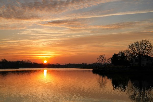서울근교 해돋이 명소 호수 위로 떠오르는 일출 풍경