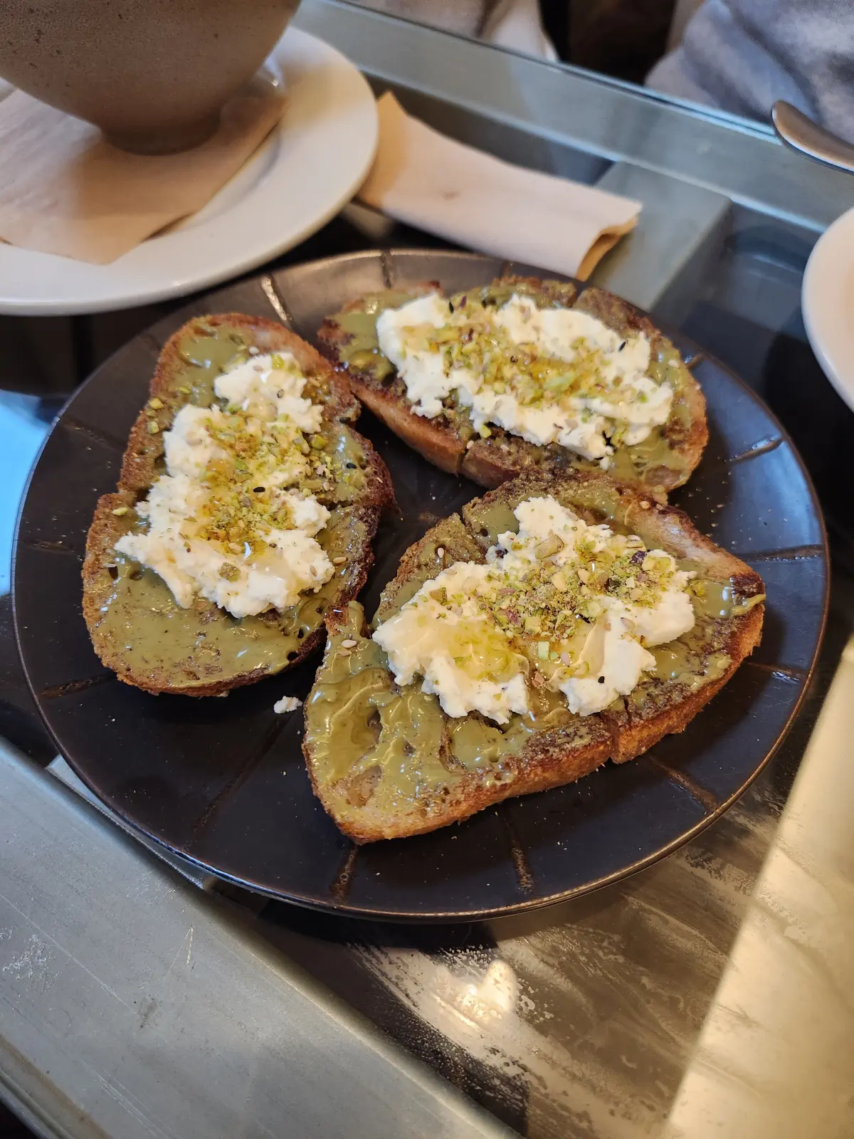 서울-종로-서촌-프랑스-빵-맛집-빵지순례-마사마드레-피스타치오-토스트