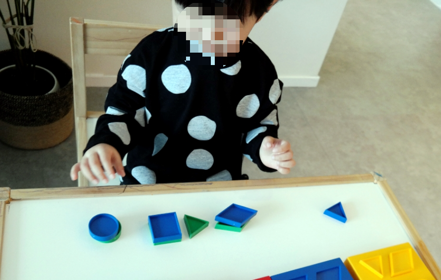 3세 아가블록을 가지고 놀아요