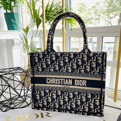 디올 북 토트백