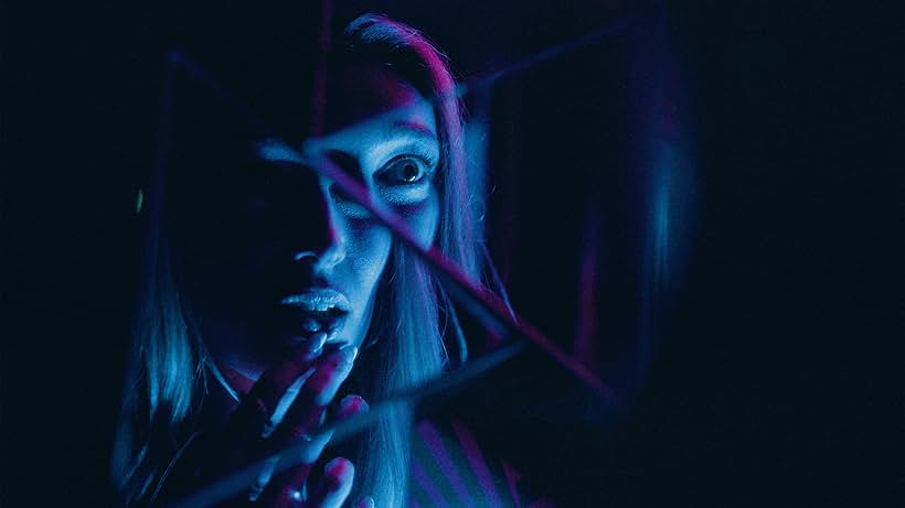 [넷플릭스 스릴러 코미디 영화 다시보기 추천] 왓츠 인사이드 줄거리 결말 리뷰 등장인물