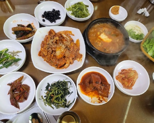 전주-청국장백반-시골가마솥집-돌솥비빔밥-제육볶음