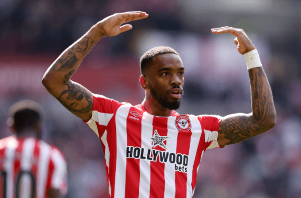 브렌트포드 축구 관련 사진입니다.