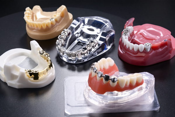 틀니의 종류별 이미지