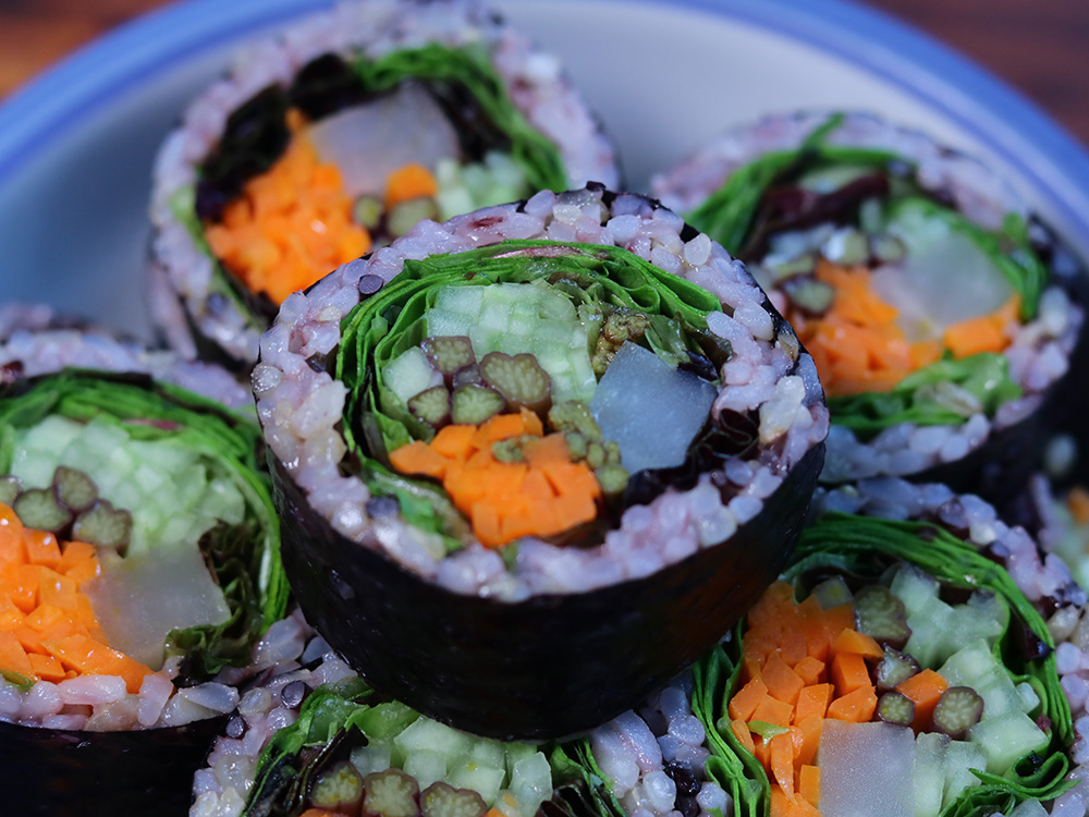 korean sushi roll kimbap