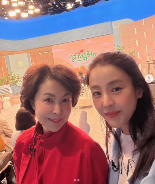 금보라와 박은혜가 모녀로 호흡을 맞춘 KBS 일일드라마 ‘마리와 별난 아빠들’ 홍보 장면