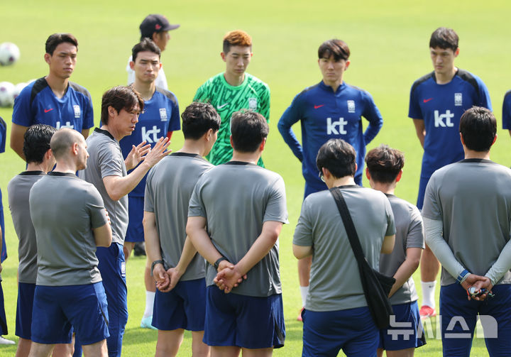홍명보 감독 동아시안컵