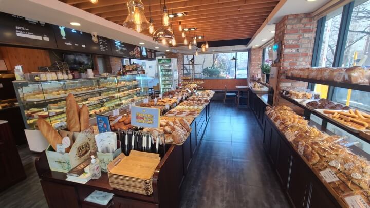 세필즈-과자점-내부